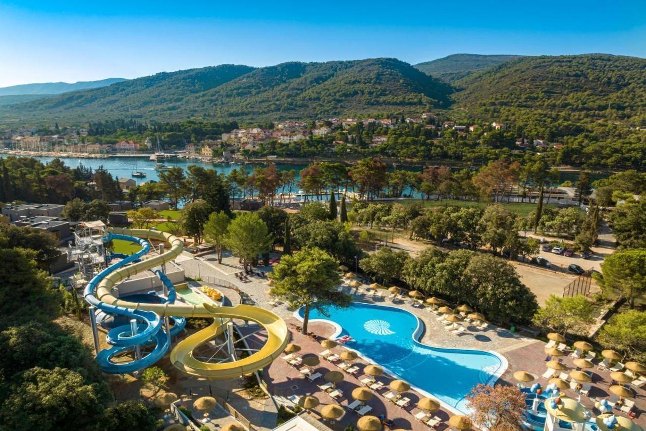 Trim Sunny Apartments By Valamar Стари Град Экстерьер фото