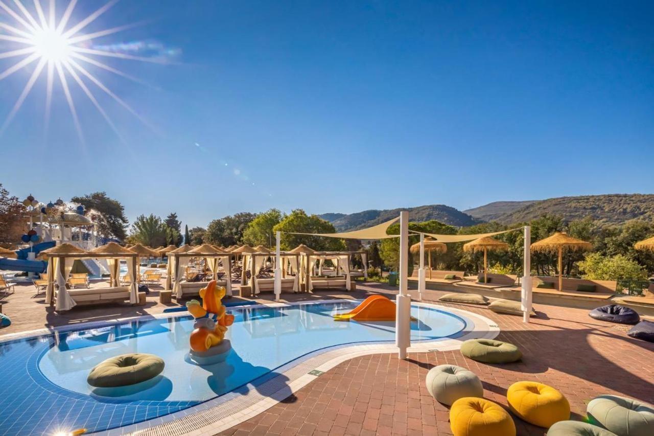 Trim Sunny Apartments By Valamar Стари Град Экстерьер фото