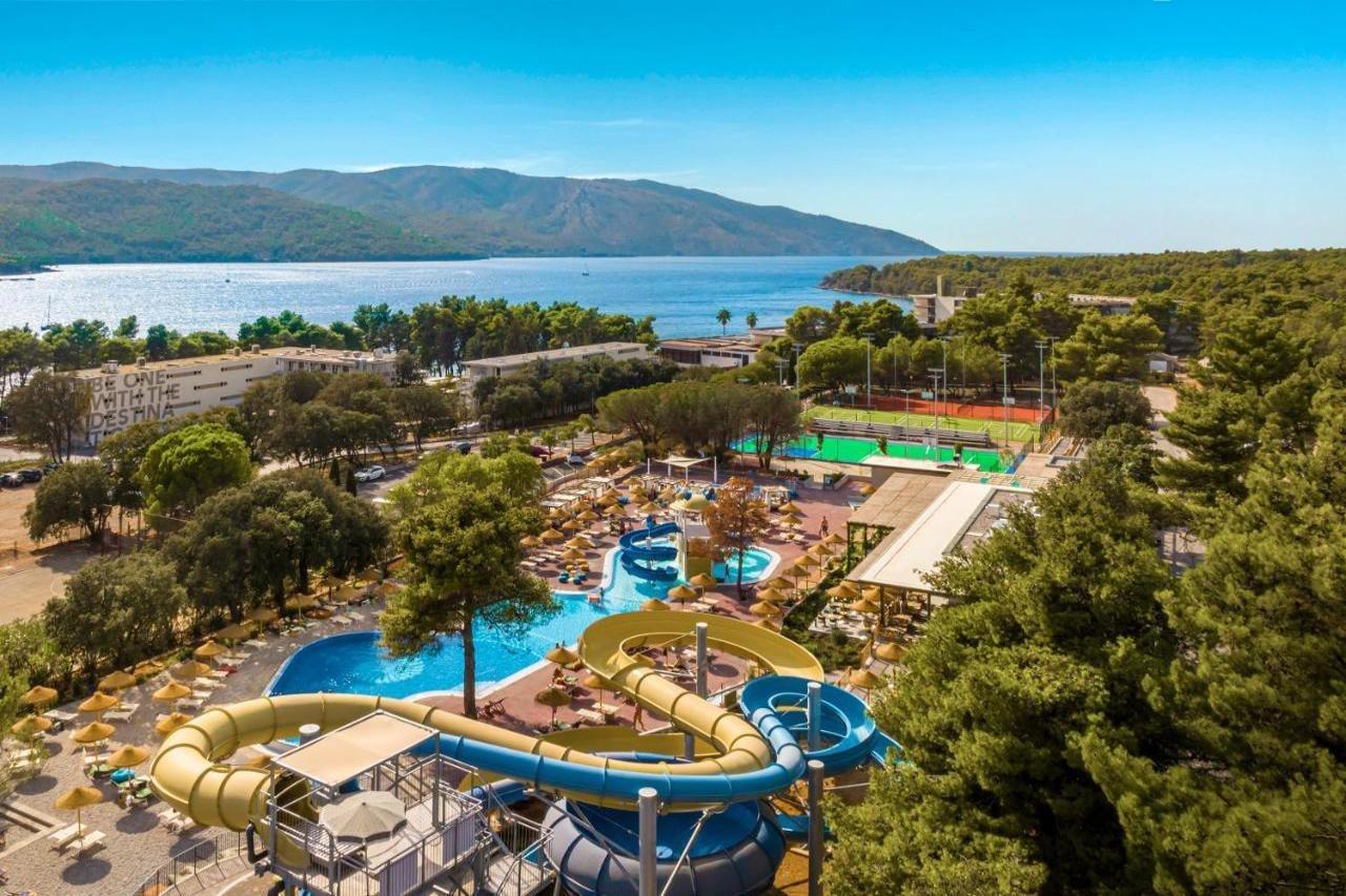 Trim Sunny Apartments By Valamar Стари Град Экстерьер фото