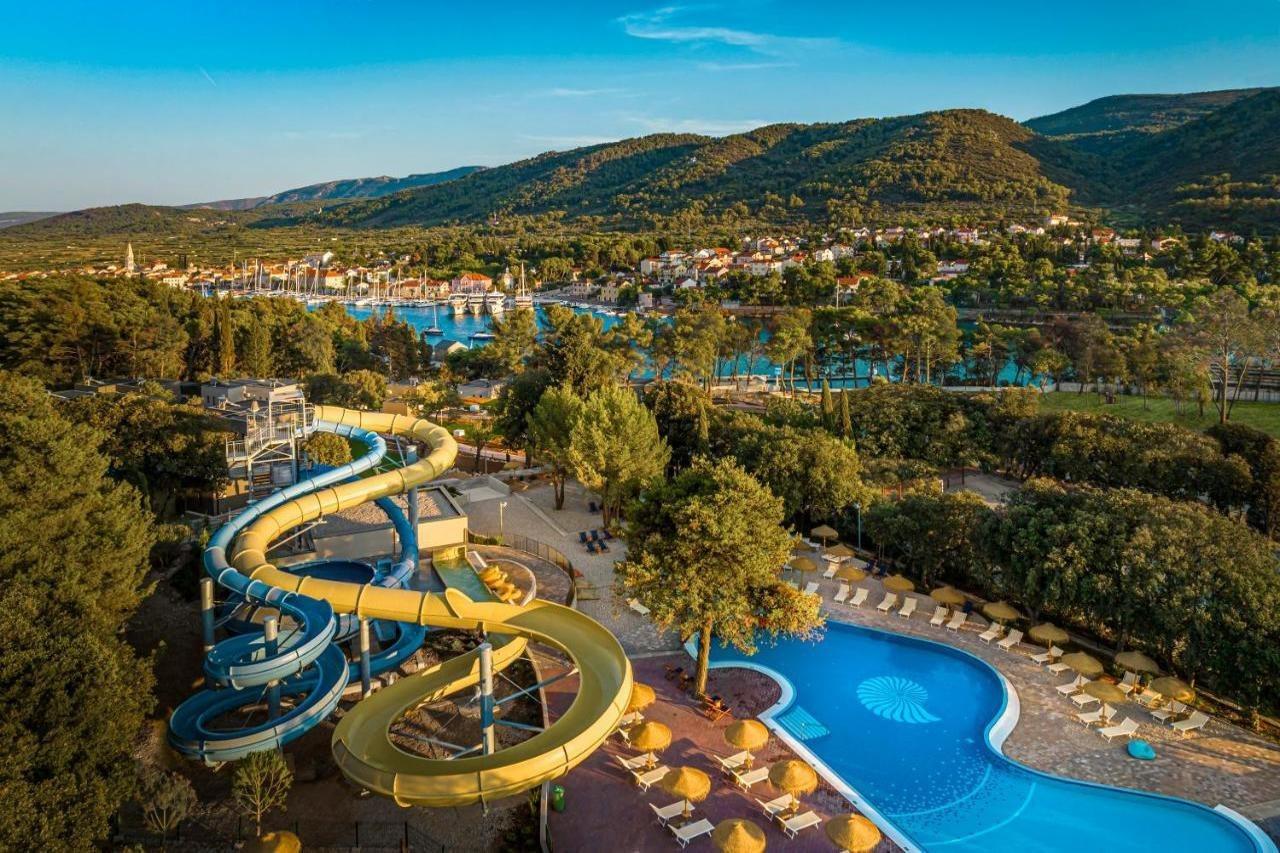 Trim Sunny Apartments By Valamar Стари Град Экстерьер фото