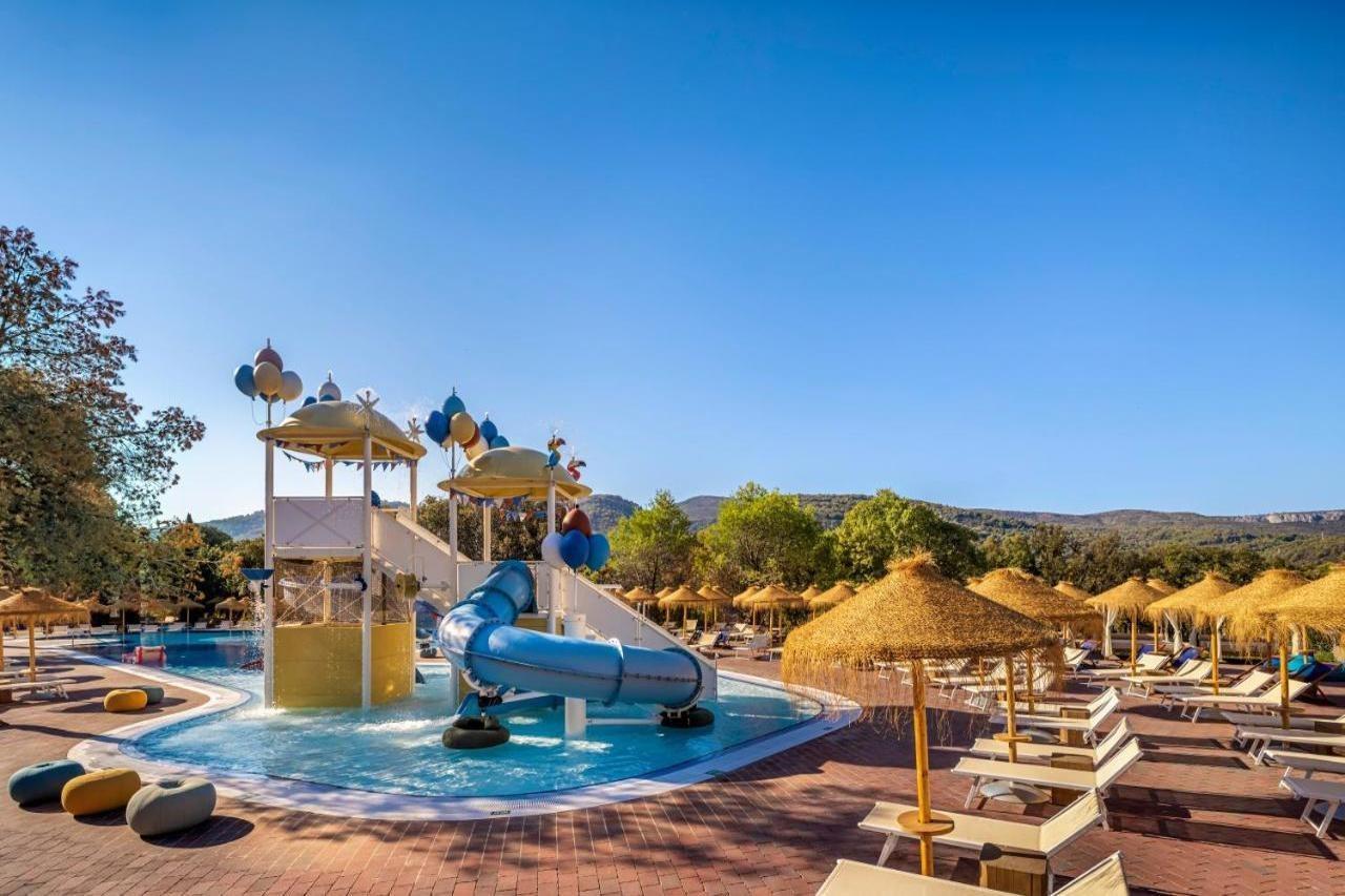 Trim Sunny Apartments By Valamar Стари Град Экстерьер фото