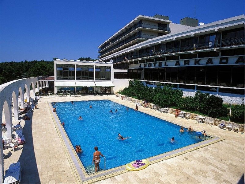 Trim Sunny Apartments By Valamar Стари Град Экстерьер фото
